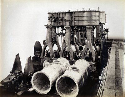 Yard Nr. 647, Baikal. Hauptmaschinen des eisbrechenden Zugfähren-Dampfers Baikal, 1896 von English Photographer